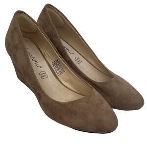 Greaton Beige Leather Wedge Style Pumps Women's Size 5.5 Preowned